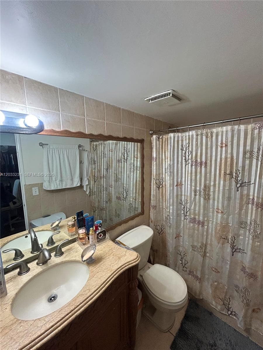 10284 NW 9th St Cir # 204, Miami FL 33172 — 14