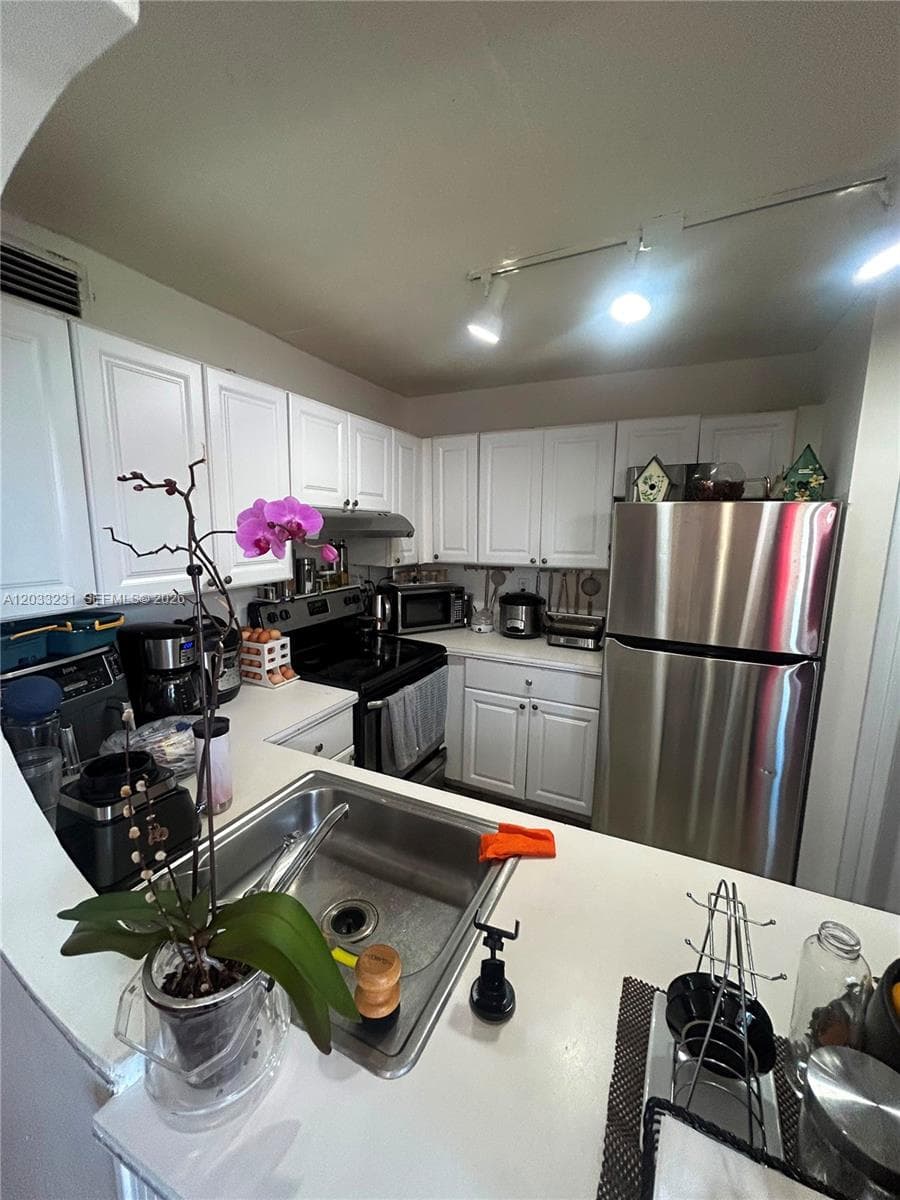 10284 NW 9th St Cir # 204, Miami FL 33172 — 31