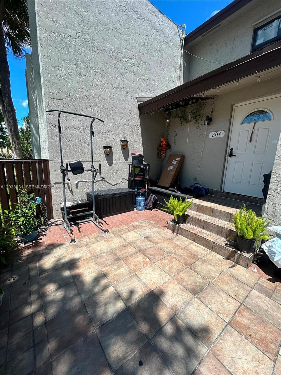 10284 NW 9th St Cir # 204, Miami FL 33172 — 4