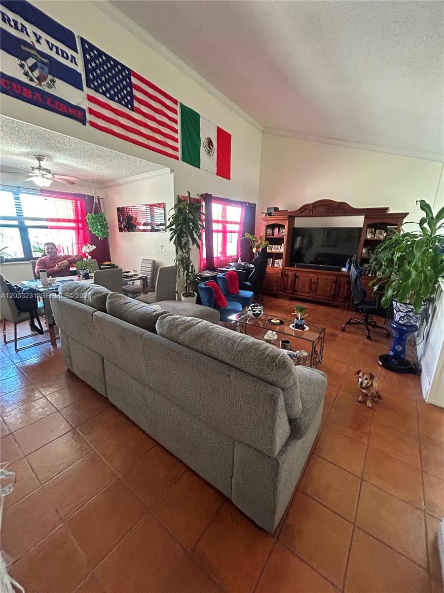 10284 NW 9th St Cir # 204, Miami FL 33172 — 25