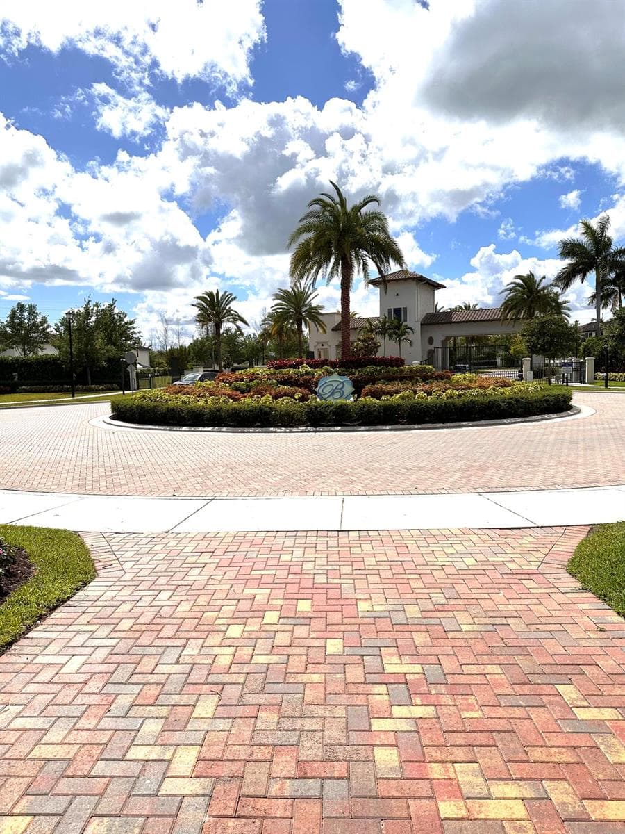 9326 W 33rd Lane, Hialeah FL 33018 — 43