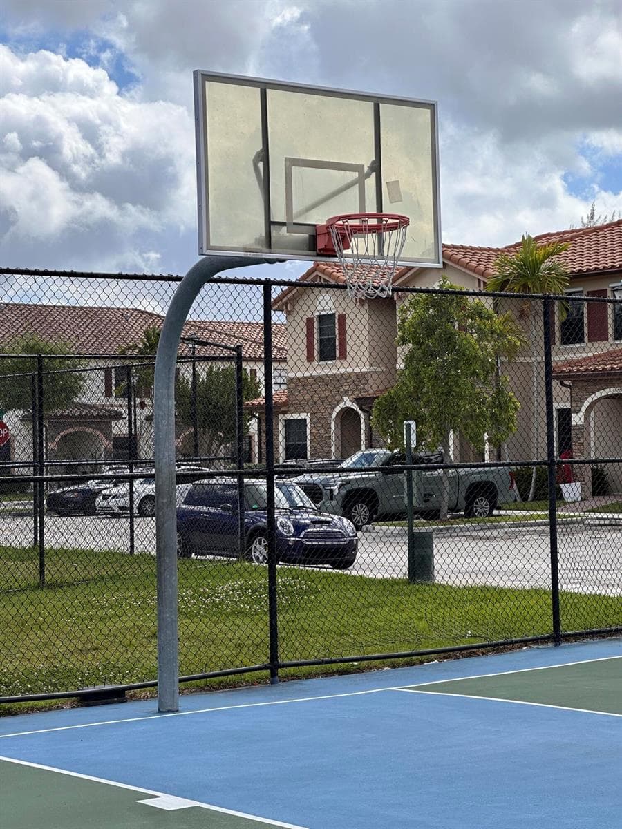 9326 W 33rd Lane, Hialeah FL 33018 — 33