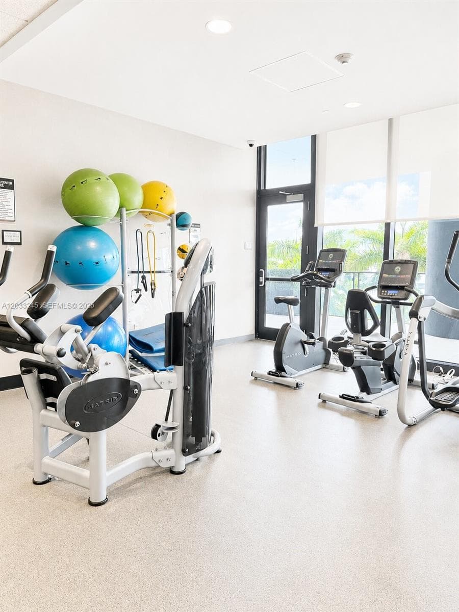5300 Paseo Blvd # 1701, Doral FL 33166 — 39