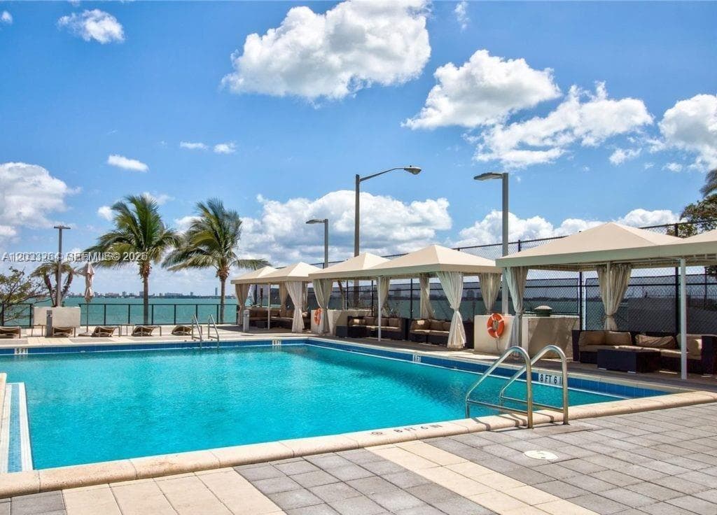 600 NE 36th St # 211, Miami FL 33137 — 17