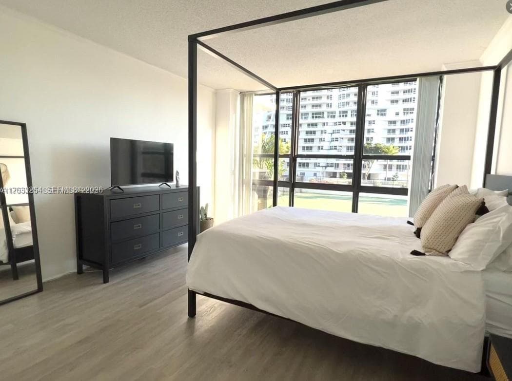 600 NE 36th St # 211, Miami FL 33137 — 12