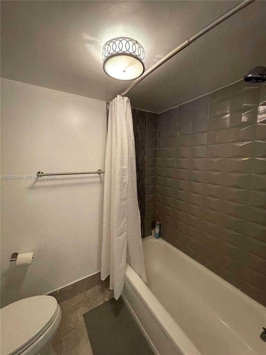 600 NE 36th St # 211, Miami FL 33137 — 15