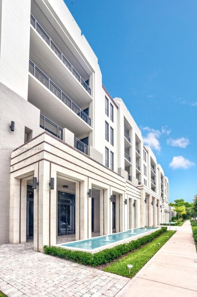 718 Valencia Ave # 202, Coral Gables FL 33134 — 1
