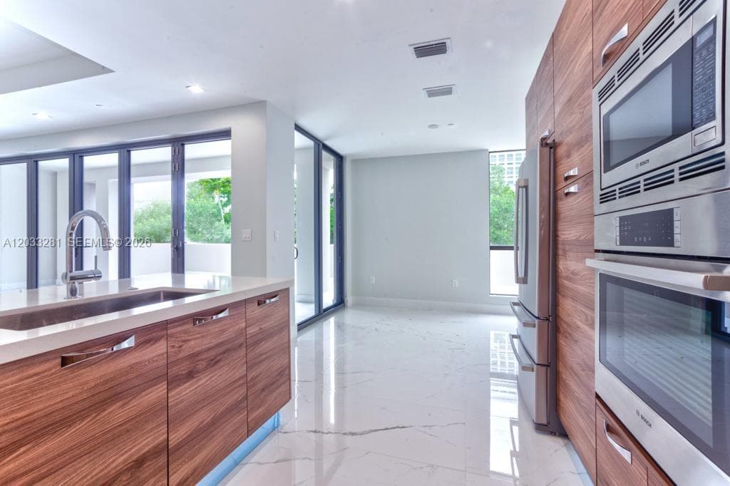 718 Valencia Ave # 202, Coral Gables FL 33134 — 24