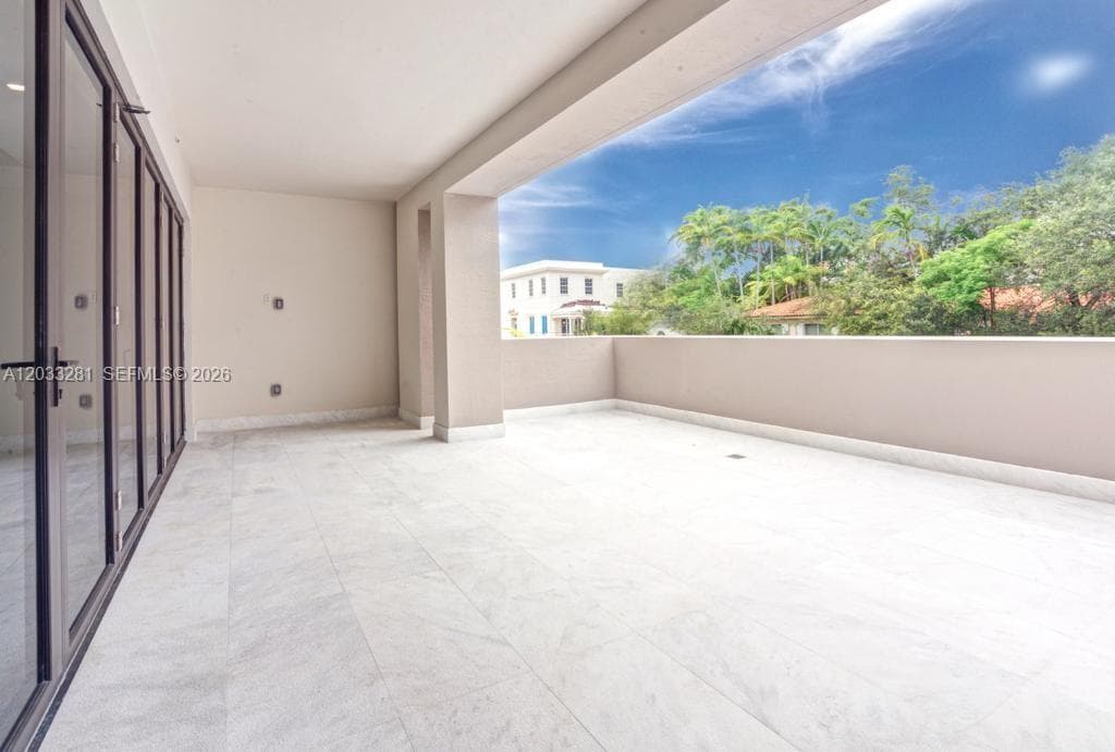 718 Valencia Ave # 202, Coral Gables FL 33134 — 33
