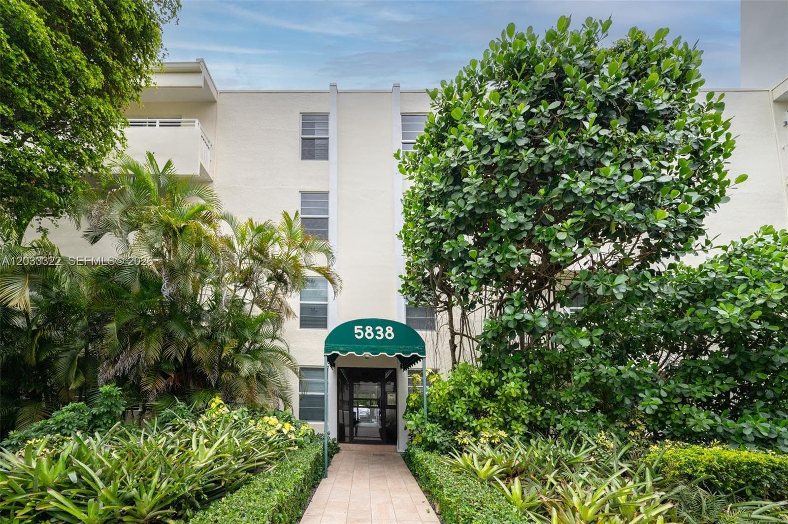 5838 SW 74 Ter # 101, South Miami FL 33143 — 1