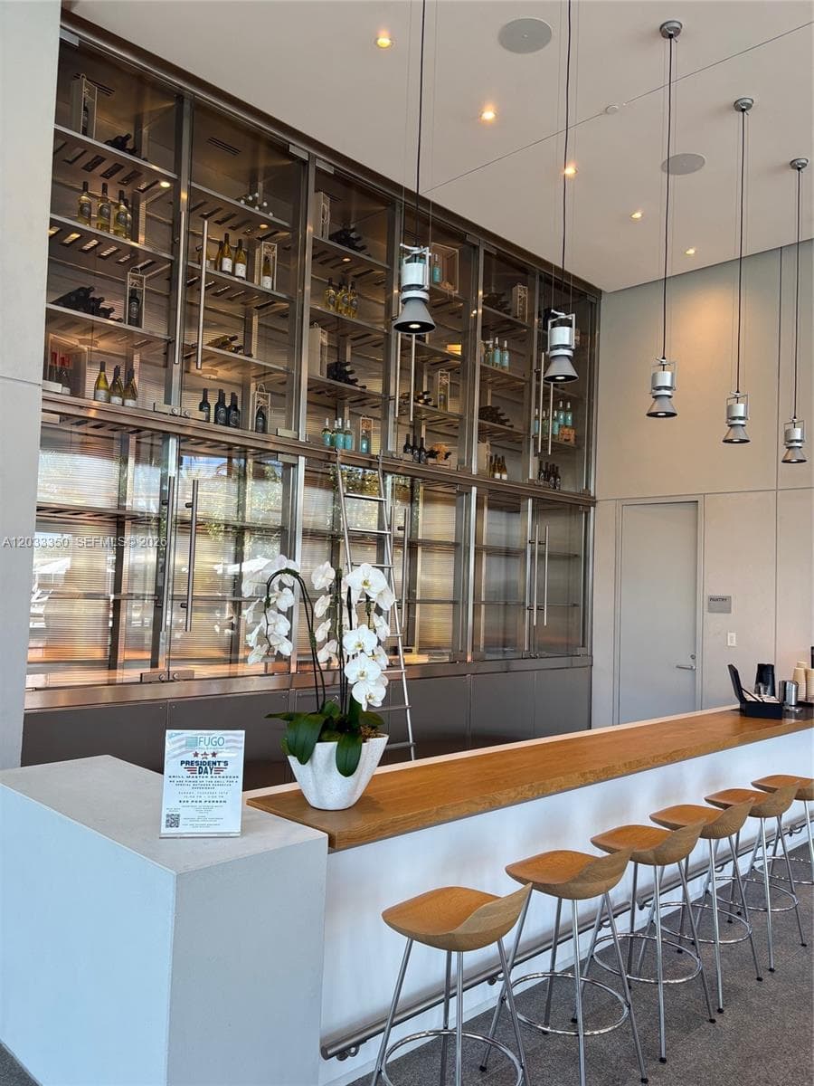 8701 Collins Ave Condo, Miami Beach, FL — 9