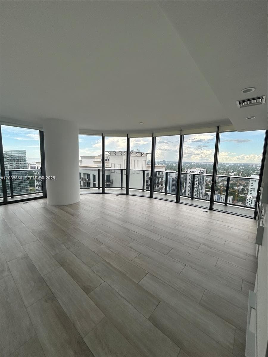 55 SW 9th St # 3506, Miami FL 33130 — 2