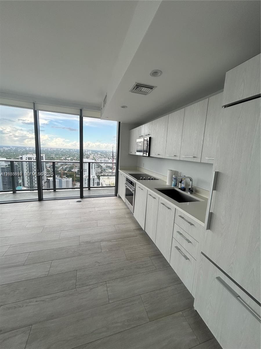 55 SW 9th St # 3506, Miami FL 33130 — 3