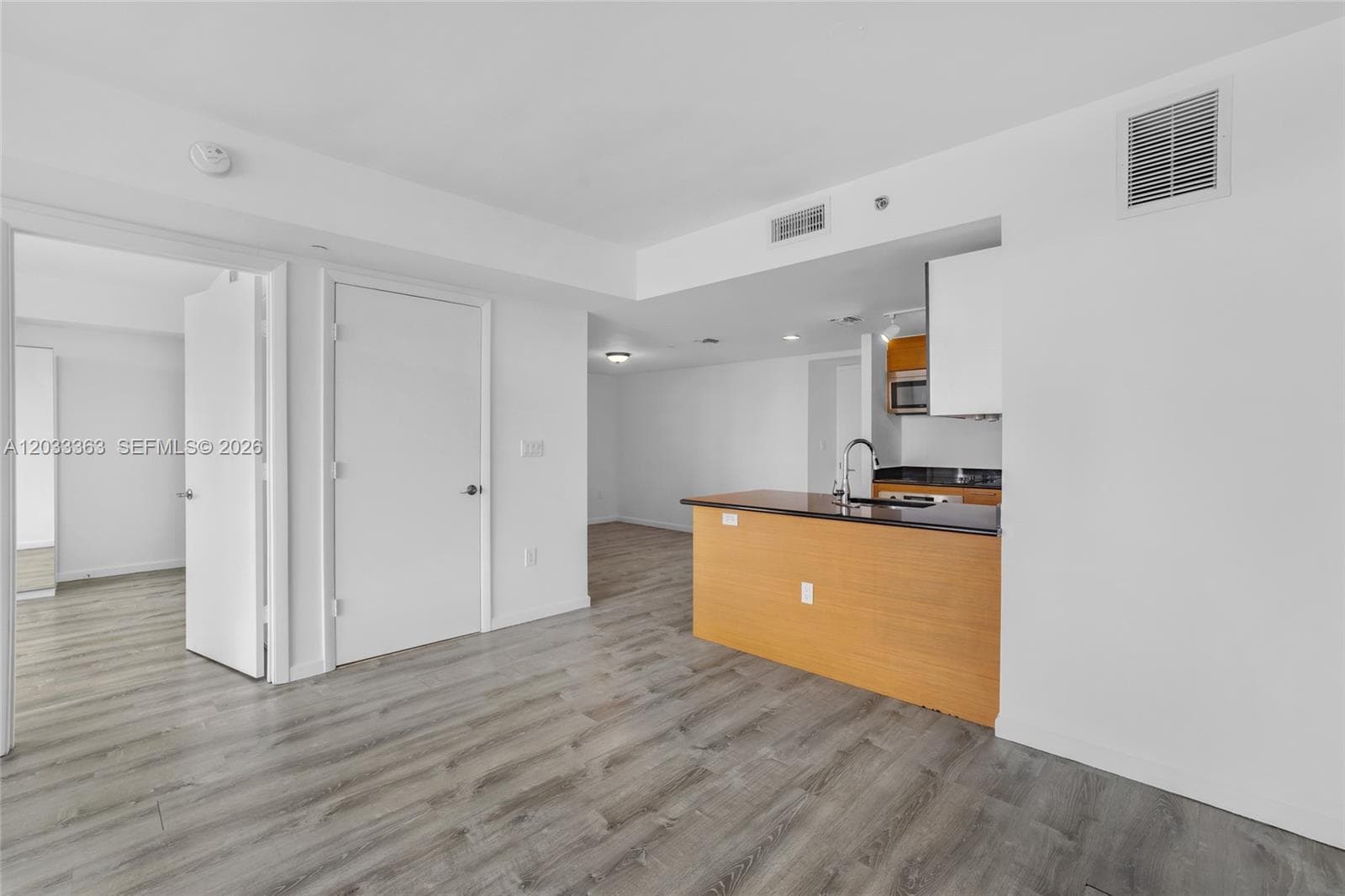 50 Biscayne Blvd # 4307, Miami FL 33132 — 16