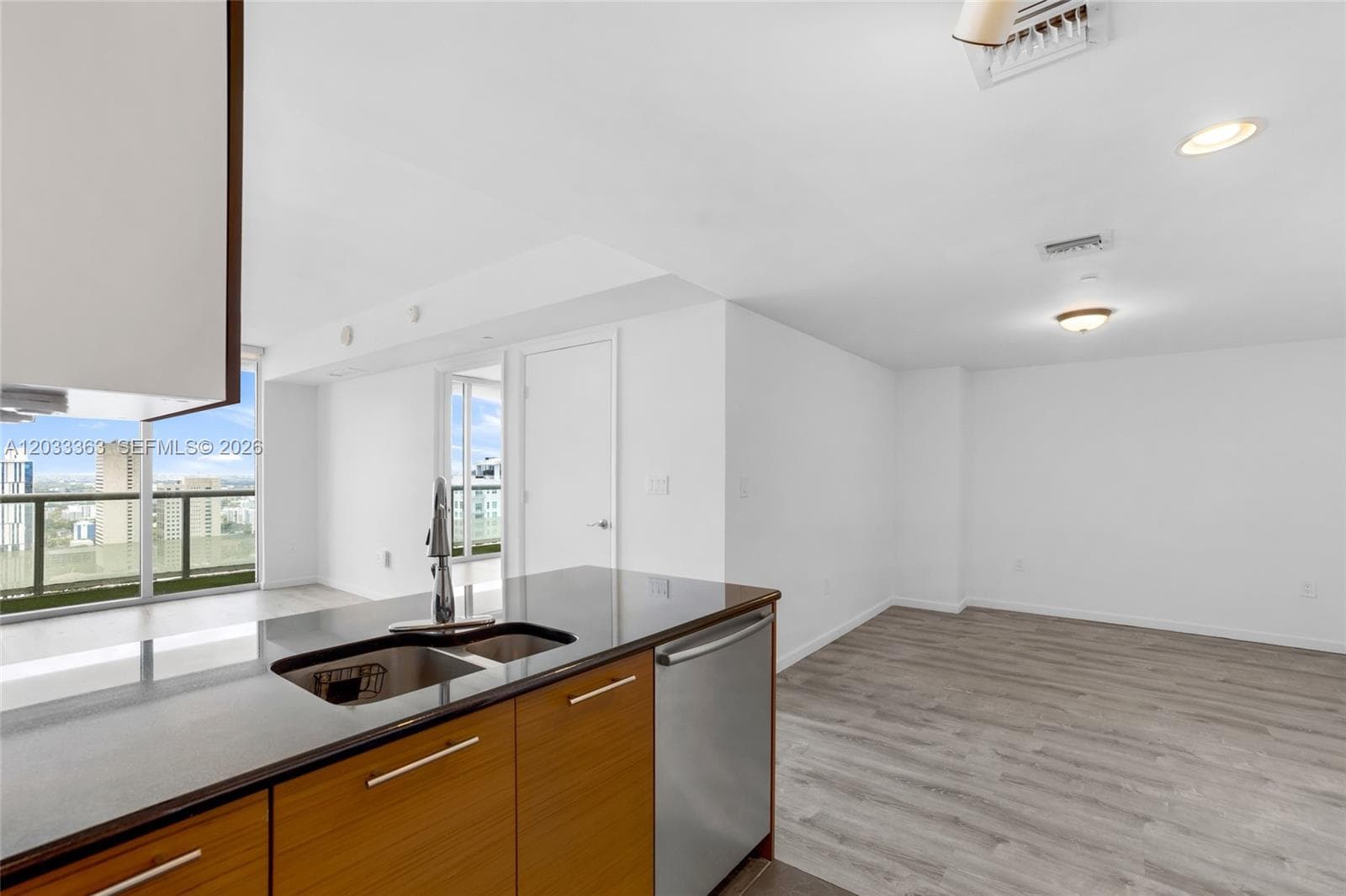 50 Biscayne Blvd # 4307, Miami FL 33132 — 12