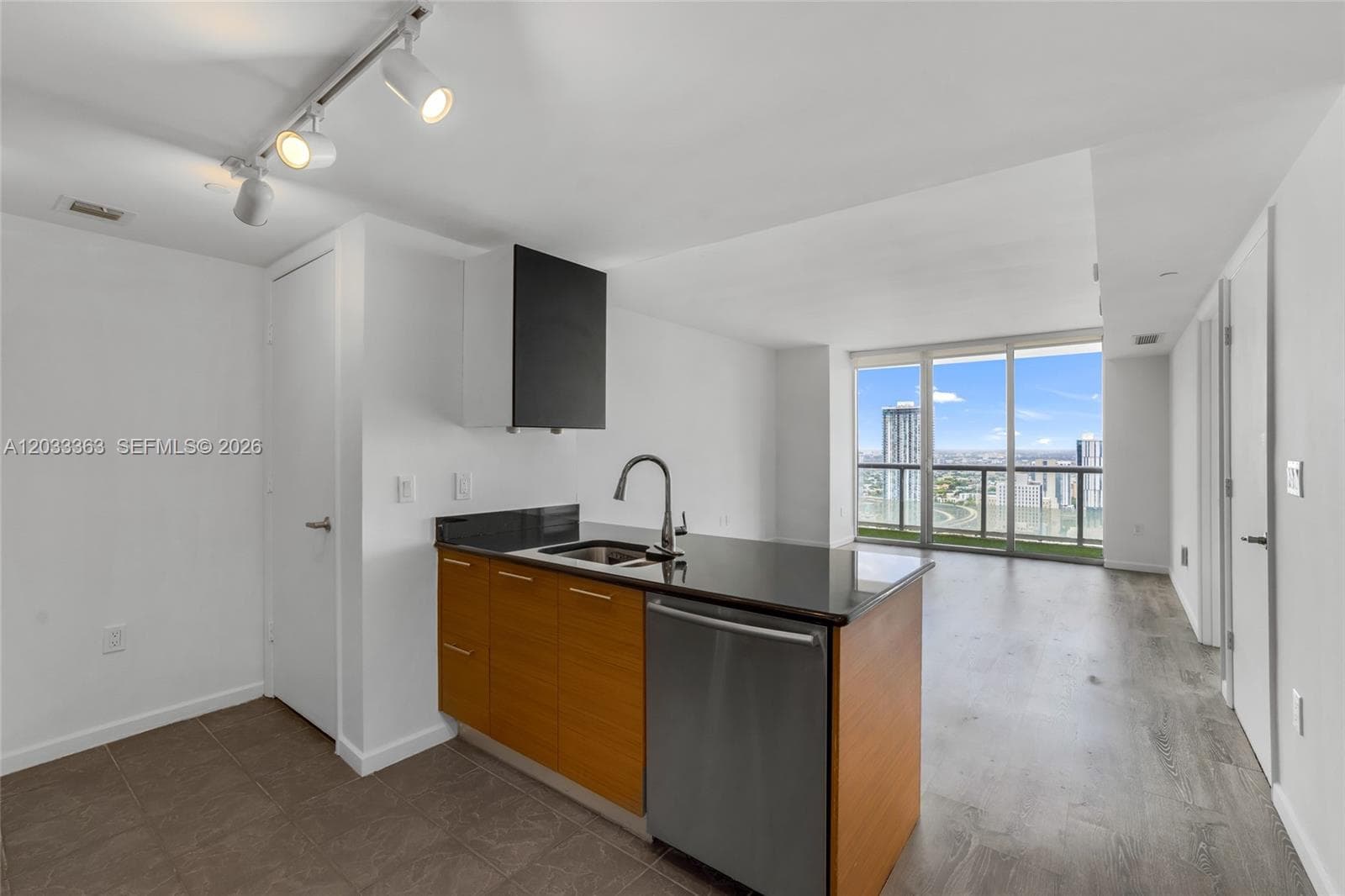 50 Biscayne Blvd # 4307, Miami FL 33132 — 9