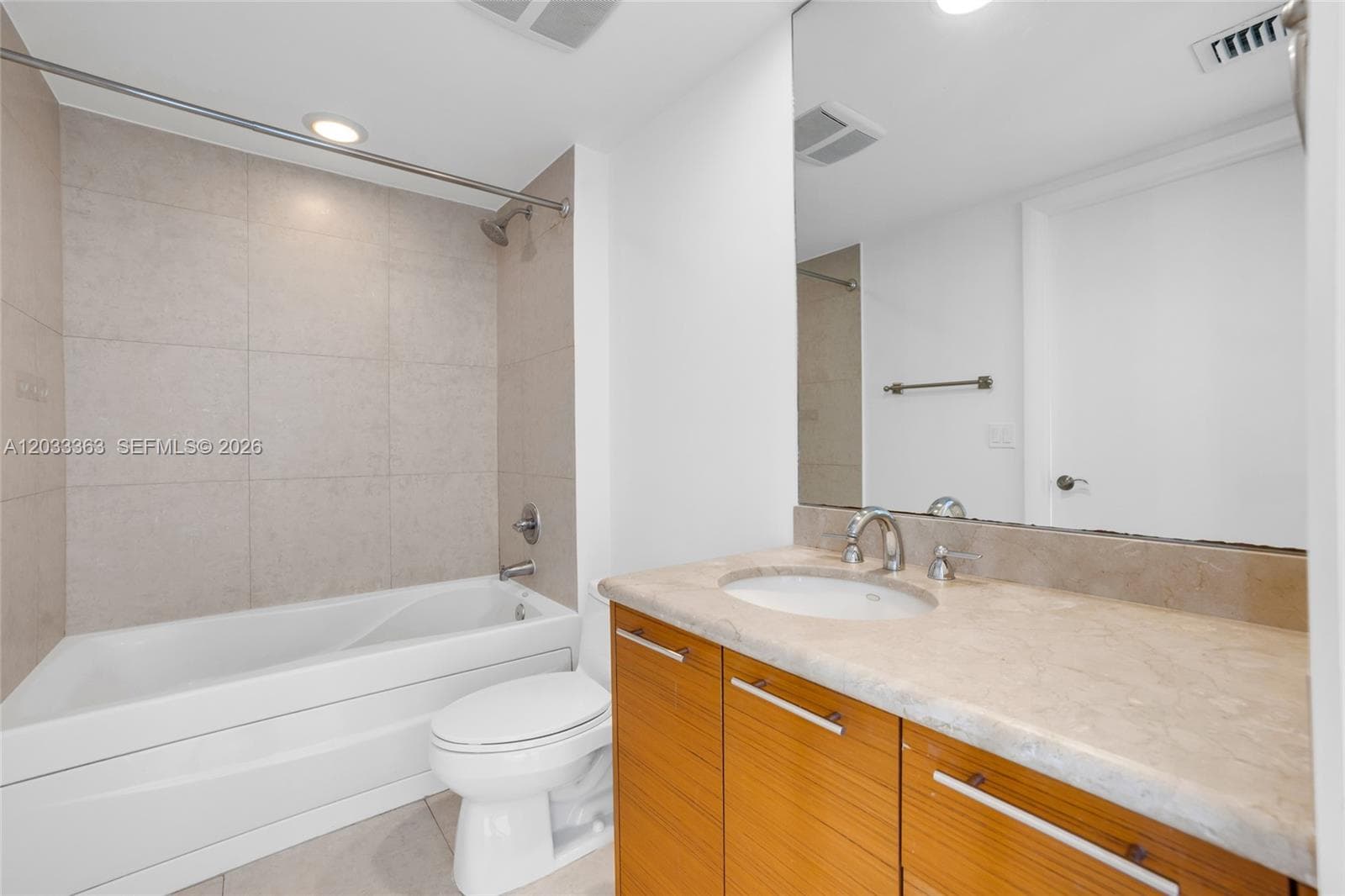 50 Biscayne Blvd # 4307, Miami FL 33132 — 25
