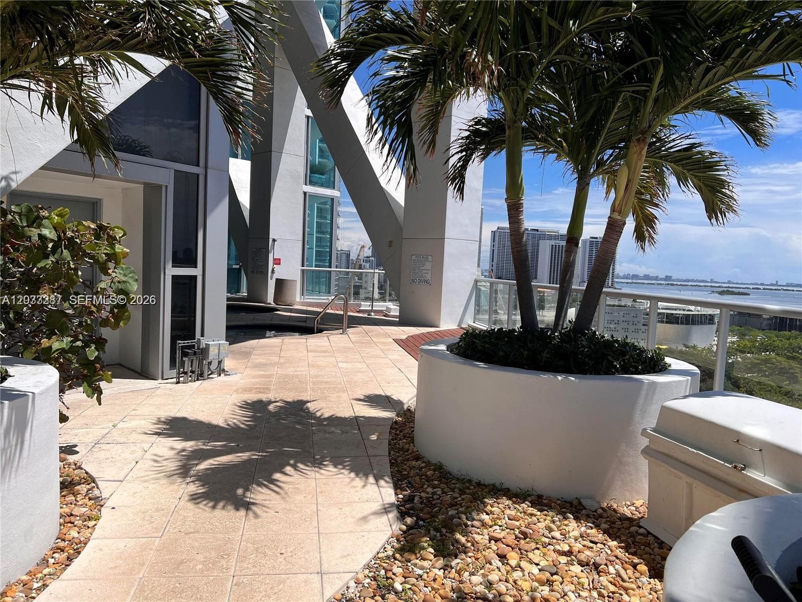 888 Biscayne Blvd # 3001, Miami FL 33132 — 17
