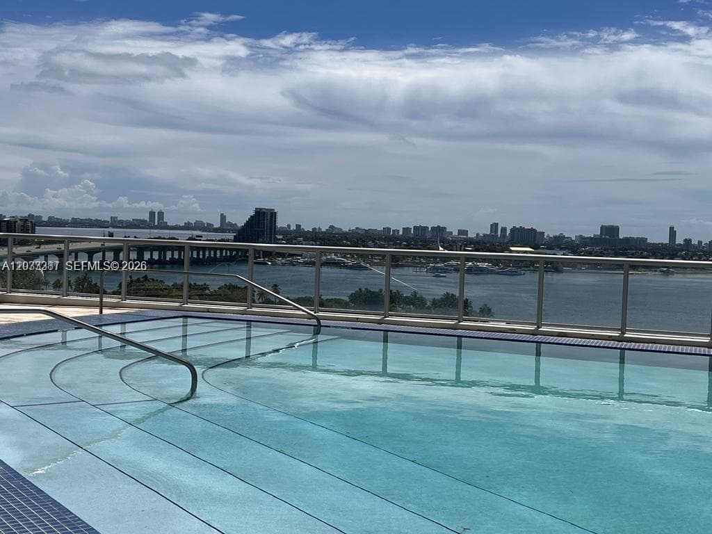 888 Biscayne Blvd # 3001, Miami FL 33132 — 25