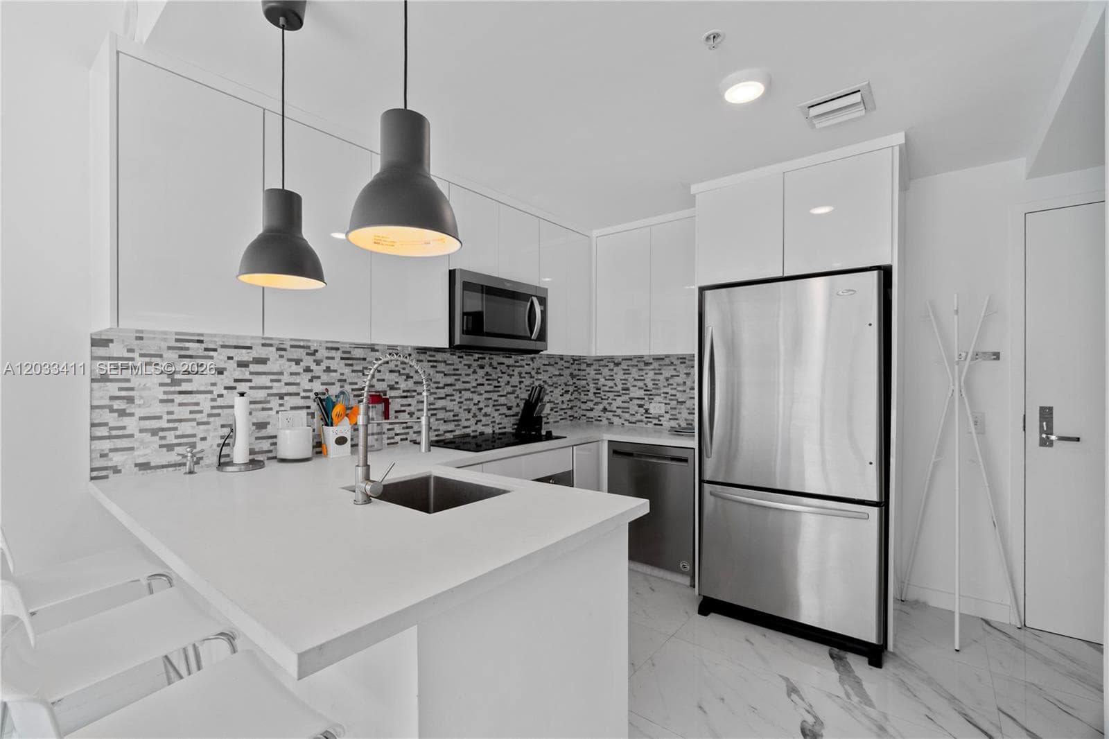 300 S Biscayne Blvd # 1411, Miami FL 33131 — 7