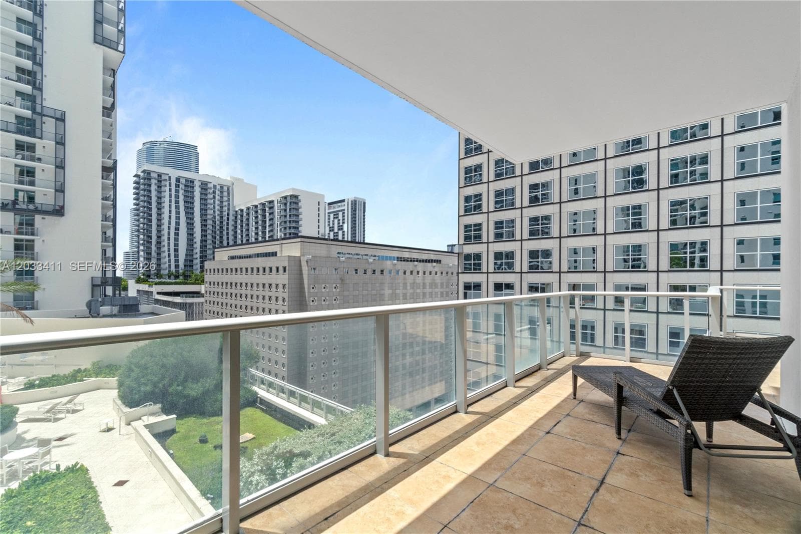 300 S Biscayne Blvd # 1411, Miami FL 33131 — 1