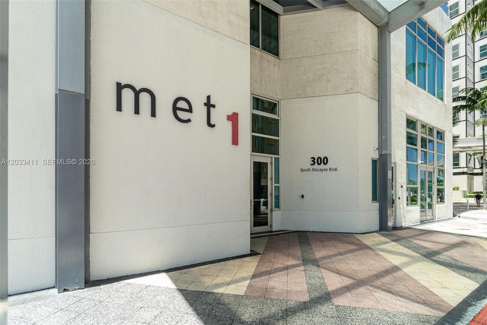 300 S Biscayne Blvd # 1411, Miami FL 33131 — 20