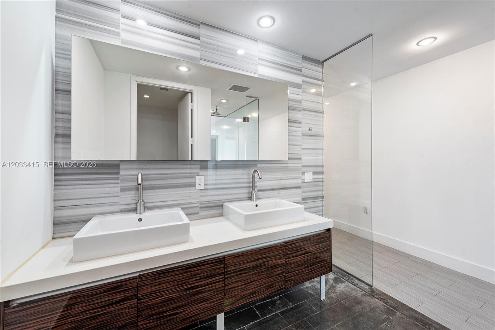 1100 Biscayne Blvd # 5705, Miami FL 33132 — 23