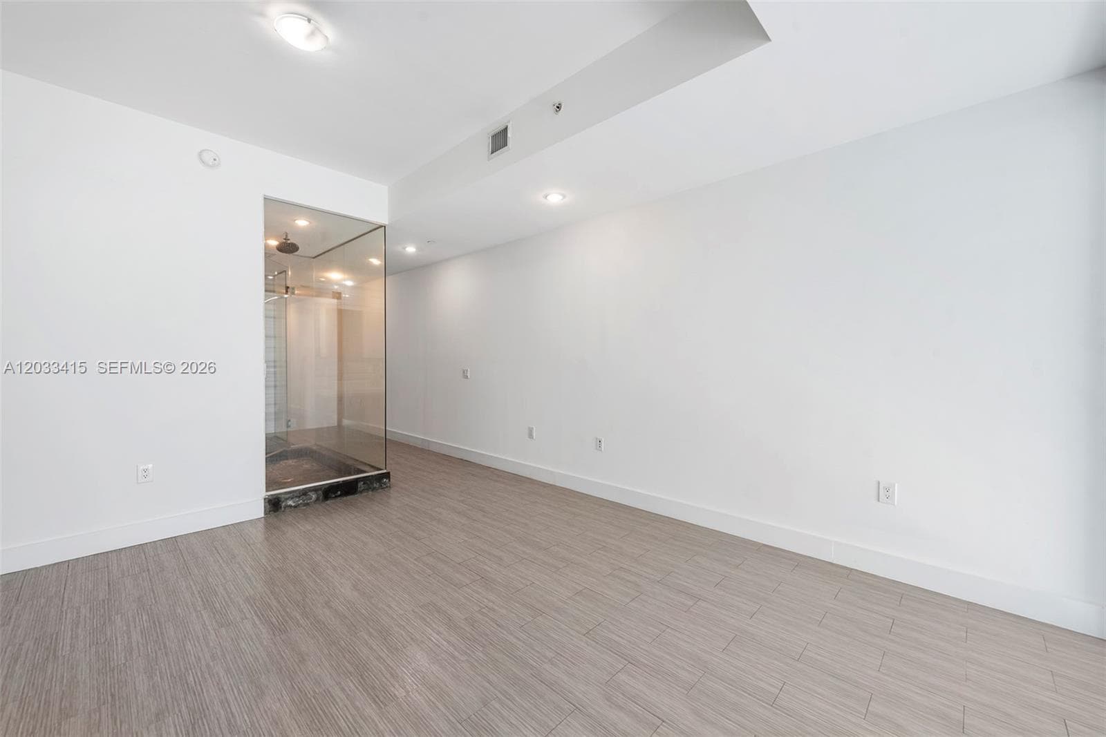 1100 Biscayne Blvd # 5705, Miami FL 33132 — 26