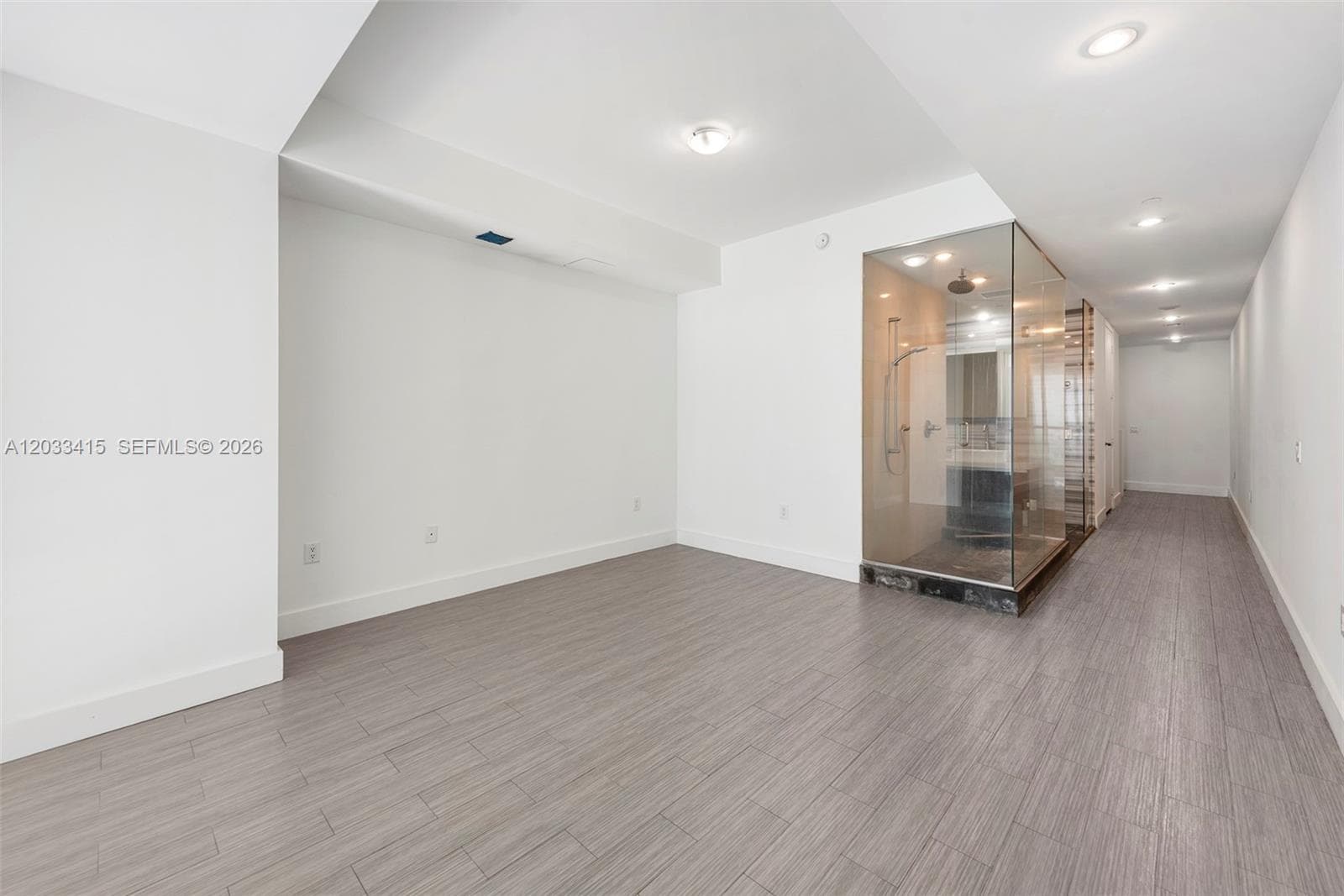 1100 Biscayne Blvd # 5705, Miami FL 33132 — 25
