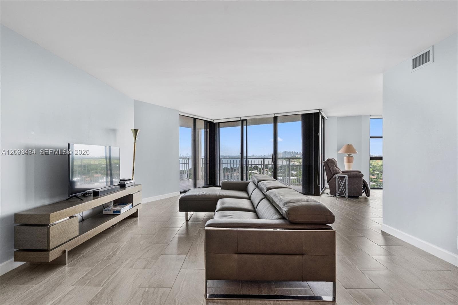 1000 QUAYSIDE TER # 1604, Miami FL 33138 — 6