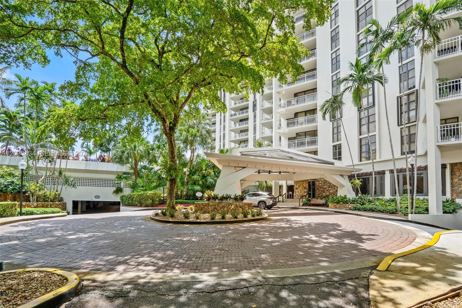 1000 QUAYSIDE TER # 1604, Miami FL 33138 — 3