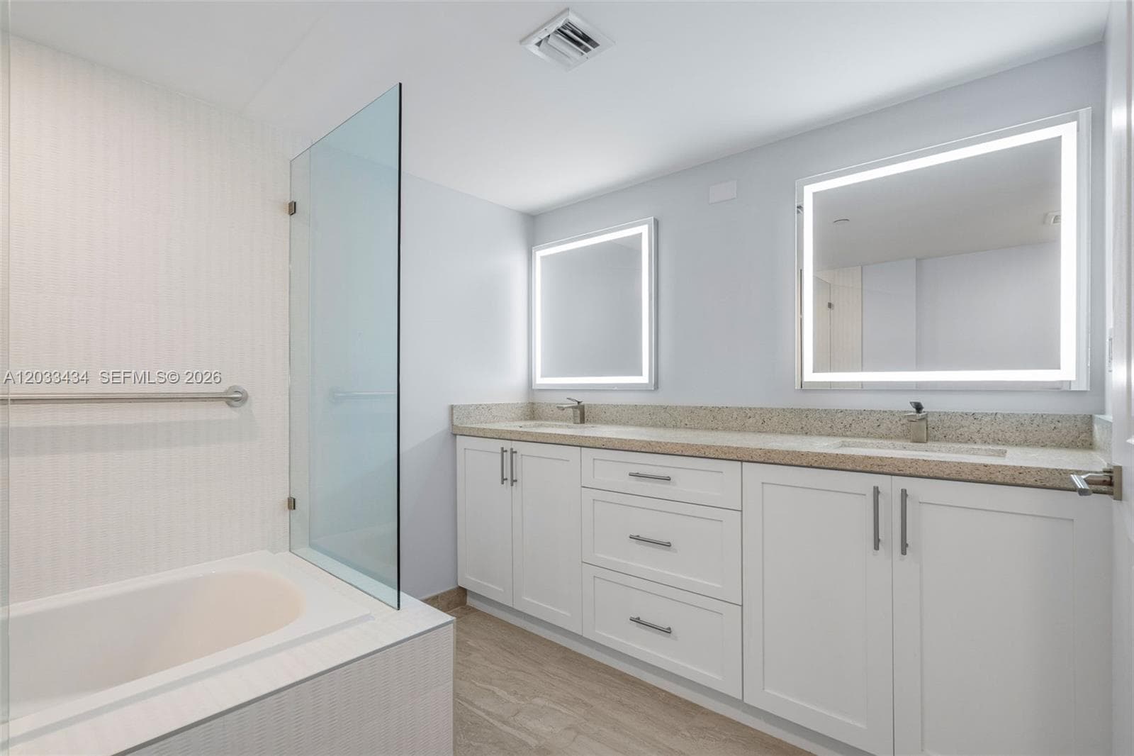 1000 QUAYSIDE TER # 1604, Miami FL 33138 — 32