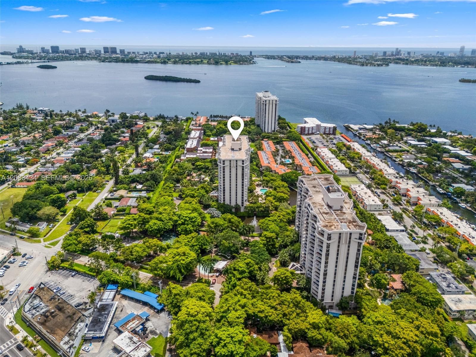 1000 QUAYSIDE TER # 1604, Miami FL 33138 — 1
