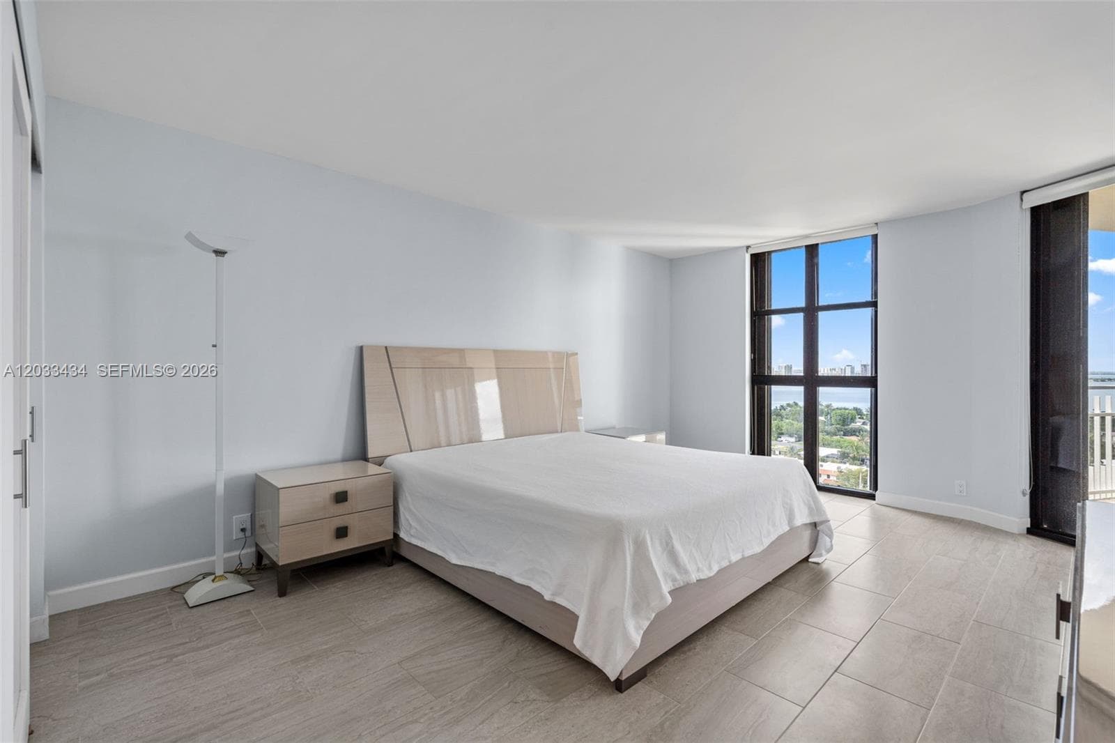 1000 QUAYSIDE TER # 1604, Miami FL 33138 — 24