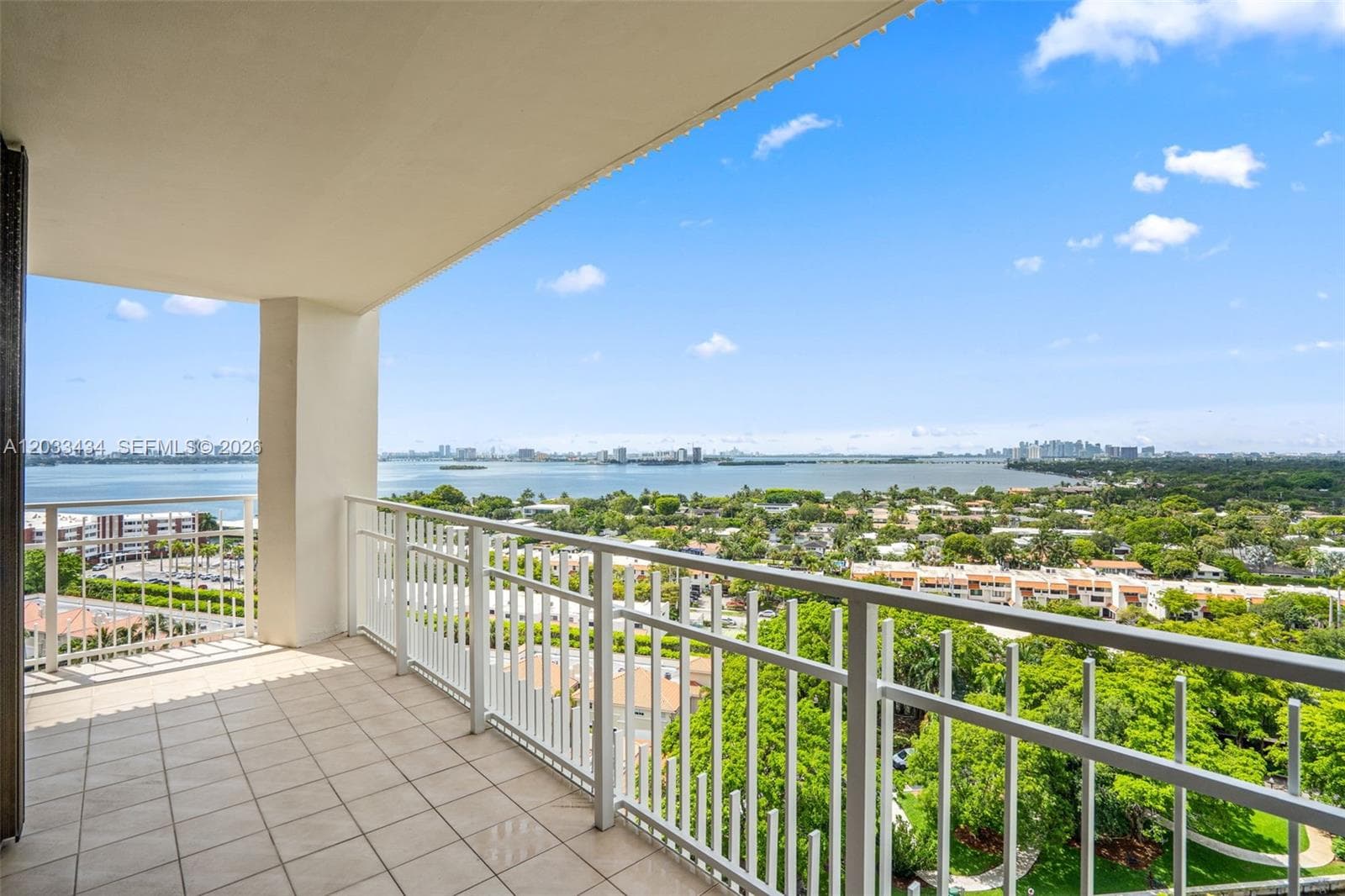 1000 QUAYSIDE TER # 1604, Miami FL 33138 — 34