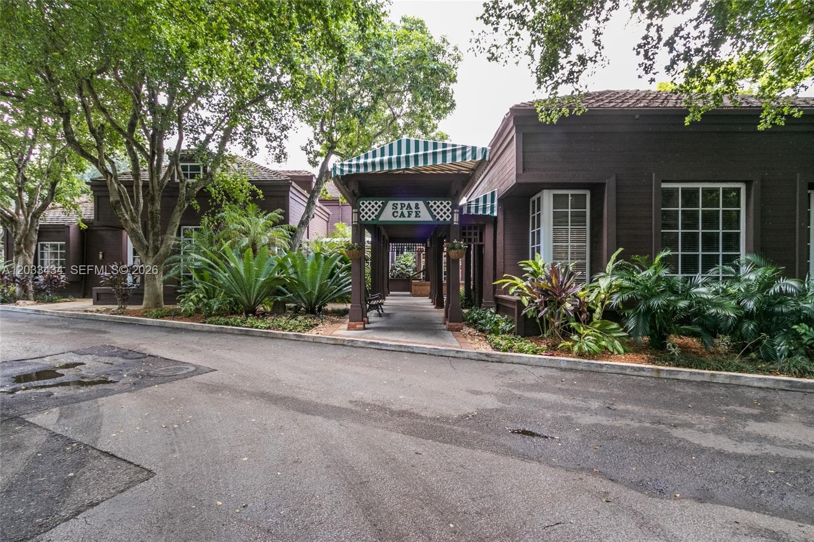 1000 QUAYSIDE TER # 1604, Miami FL 33138 — 49