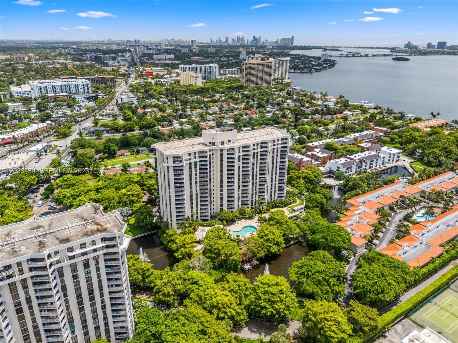 1000 QUAYSIDE TER # 1604, Miami FL 33138 — 44