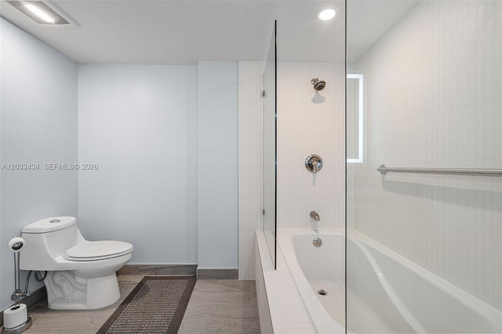 1000 QUAYSIDE TER # 1604, Miami FL 33138 — 31