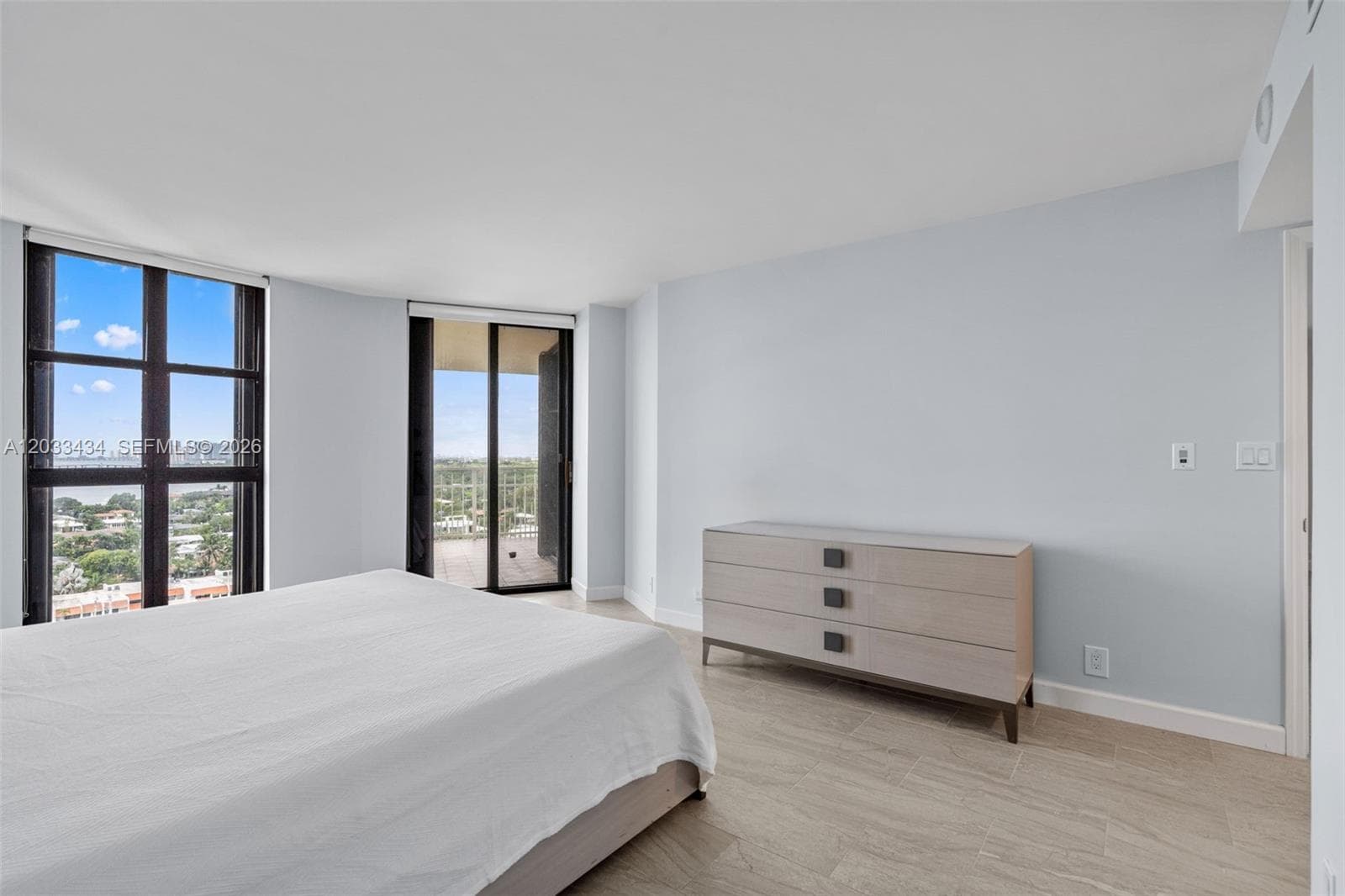 1000 QUAYSIDE TER # 1604, Miami FL 33138 — 25