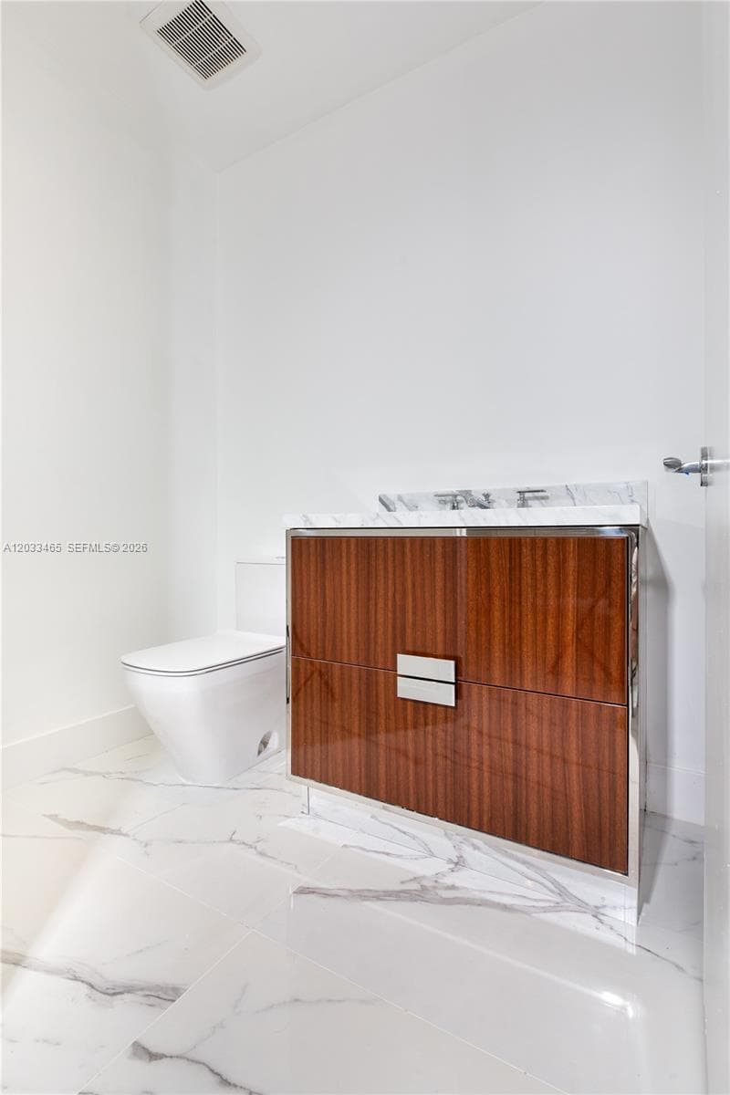 15701 E COLLINS # 1403, Sunny Isles Beach FL 33160 — 44