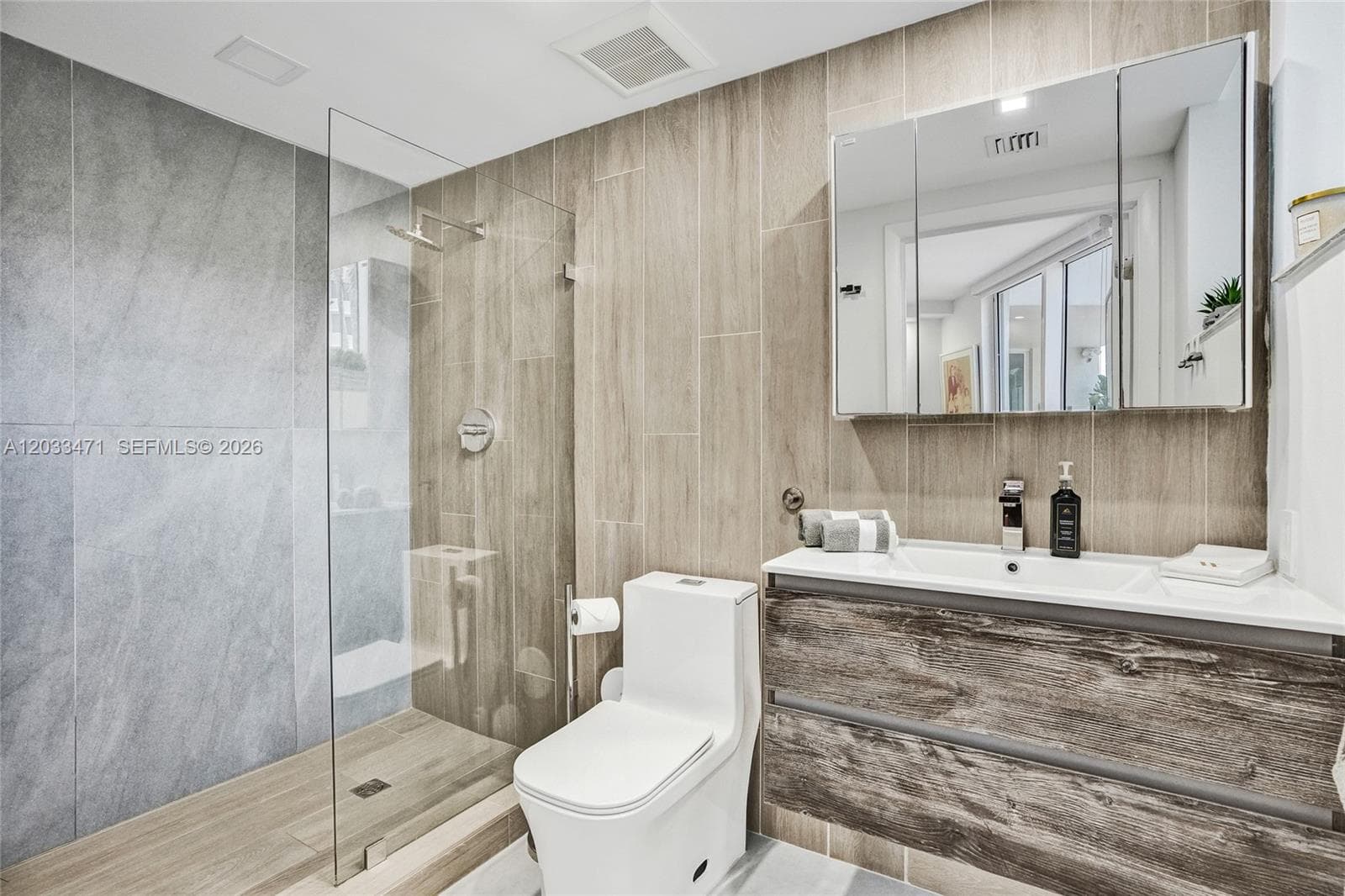 19111 Collins Ave # 102, Sunny Isles Beach FL 33160 — 32