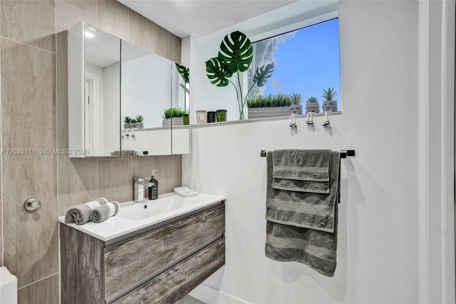 19111 Collins Ave # 102, Sunny Isles Beach FL 33160 — 31