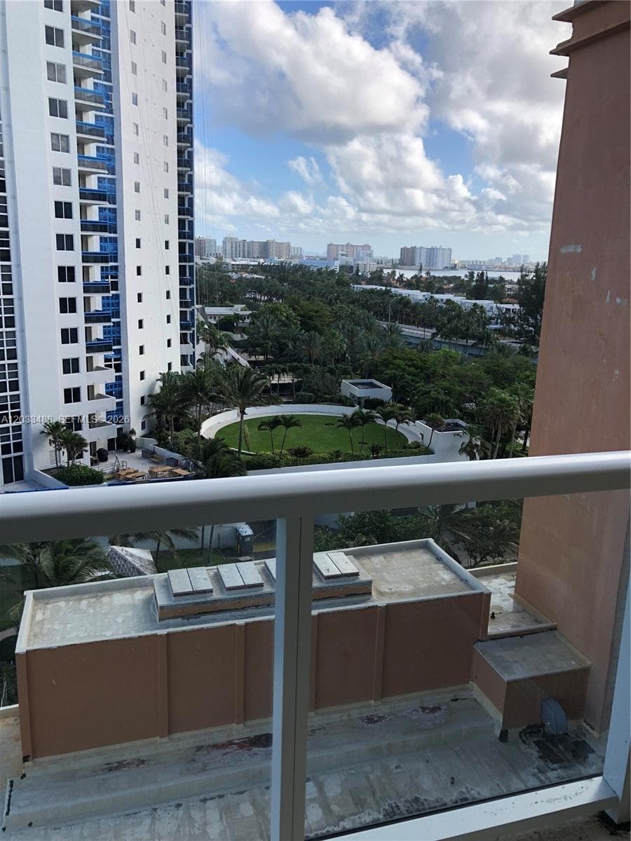 19201 Collins Ave # 806, Sunny Isles Beach FL 33160 — 21