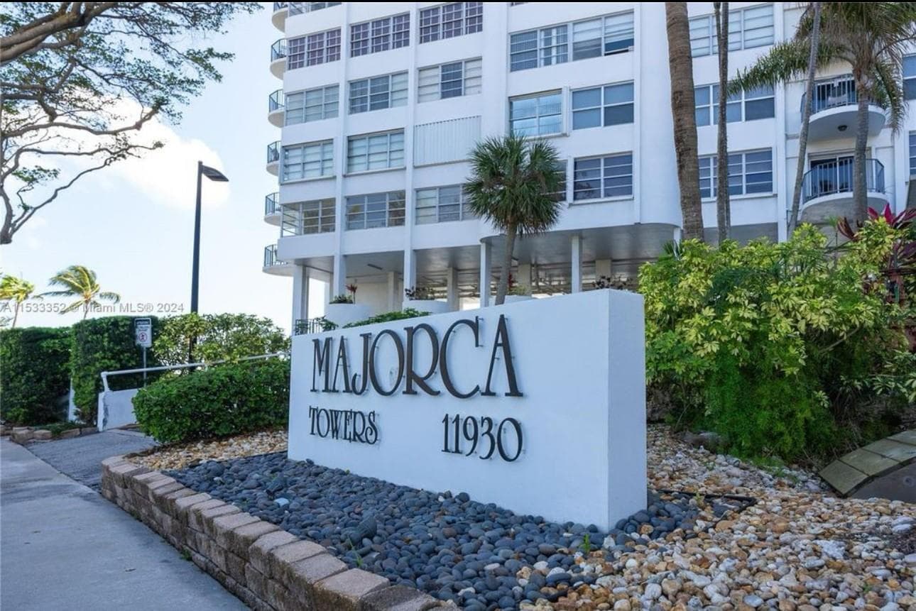 11930 N Bayshore Drive # 302, North Miami FL 33181 — 10