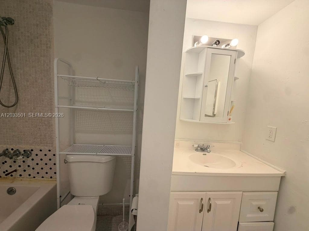 274 NE 141st St # 3C, Miami FL 33161 — 12