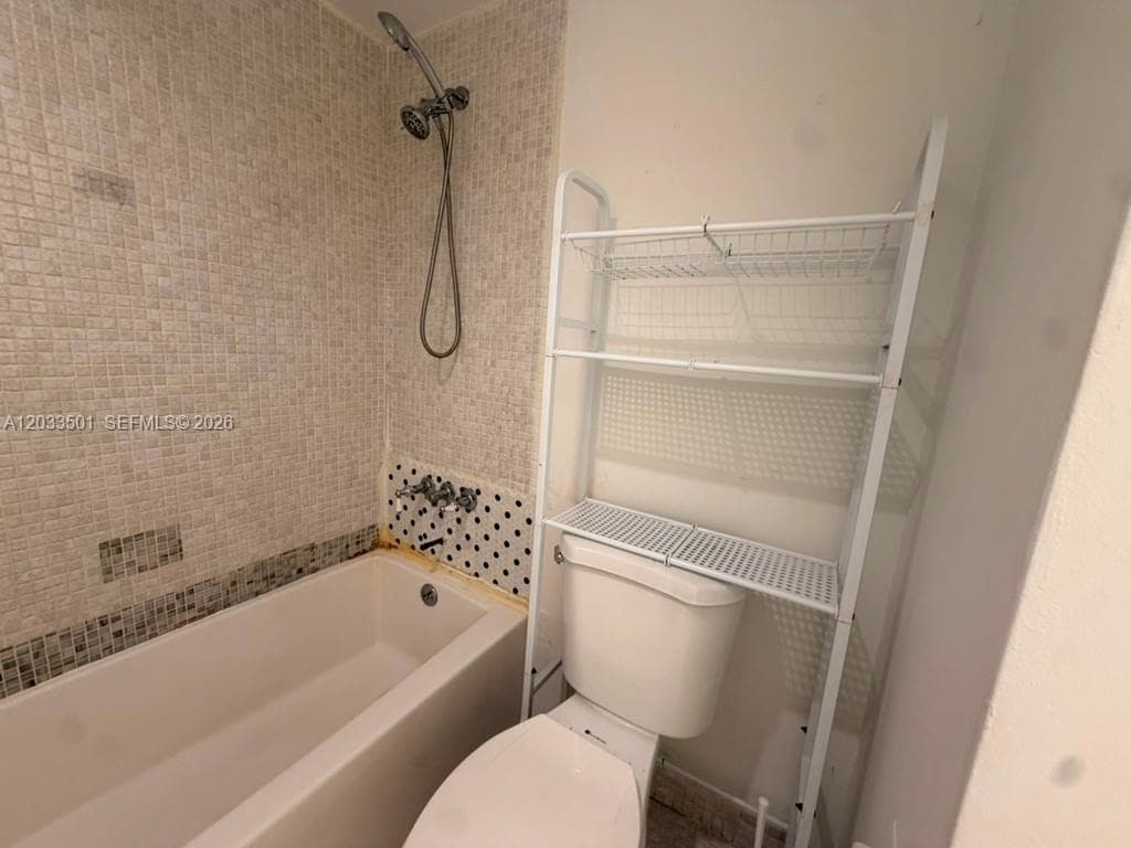 274 NE 141st St # 3C, Miami FL 33161 — 11