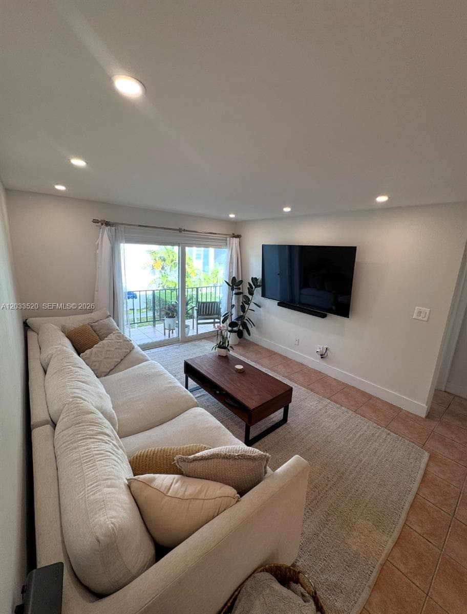 9227 SW 87th Ave # B7, Miami FL 33176 — 3