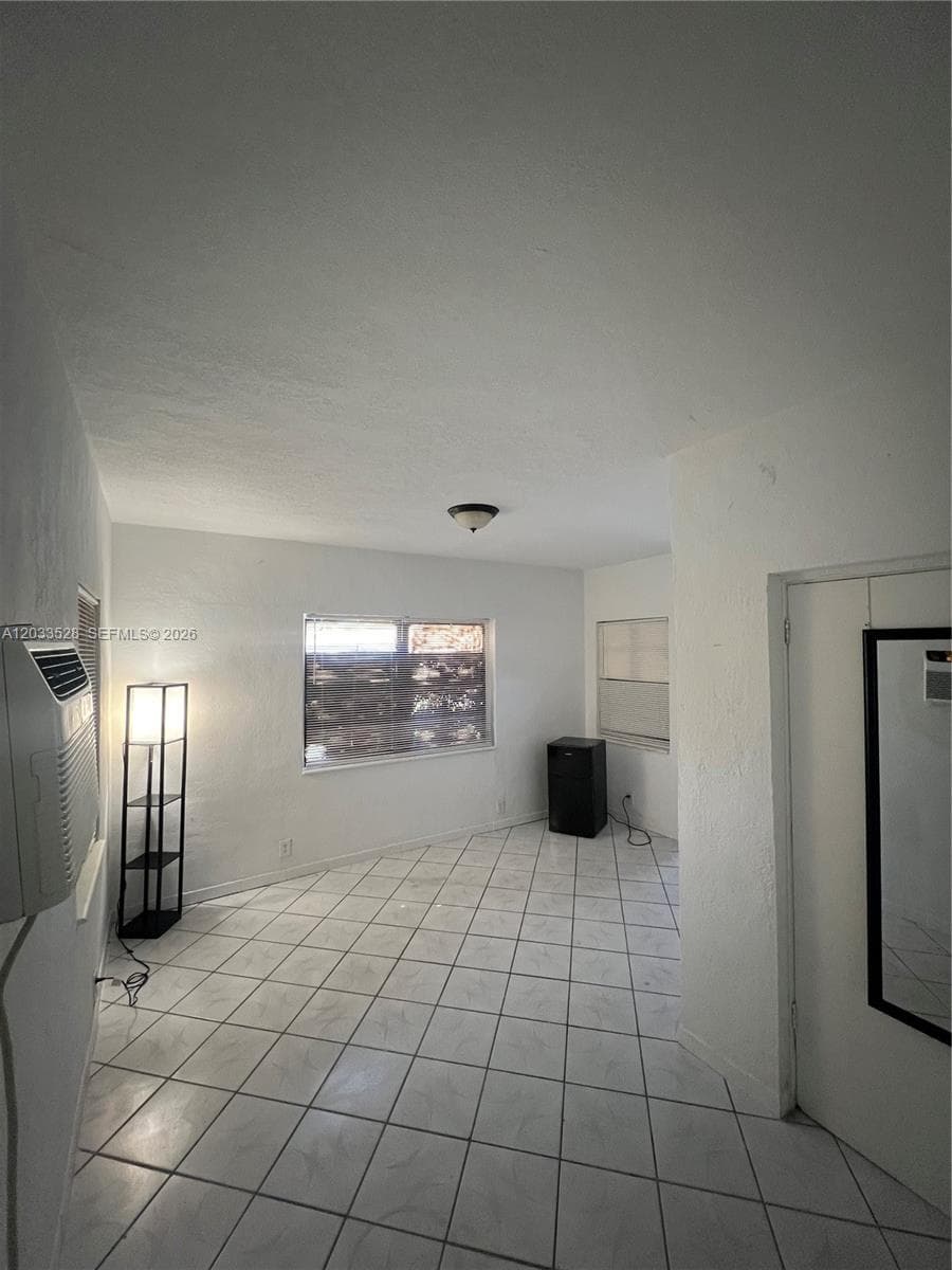 1060 NW 116th St # 4, Miami FL 33168 — 3