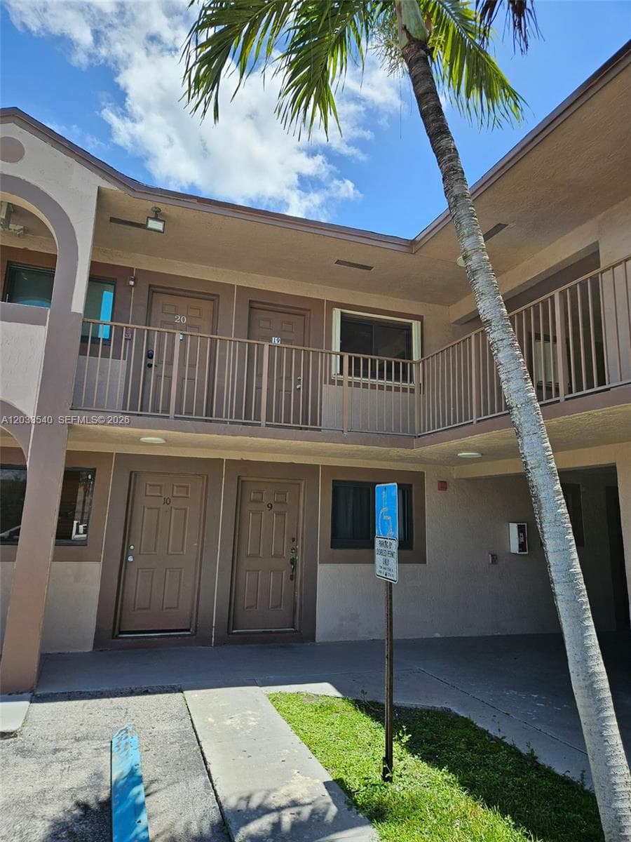 2348 W 56th St # 19, Hialeah FL 33016 — 1