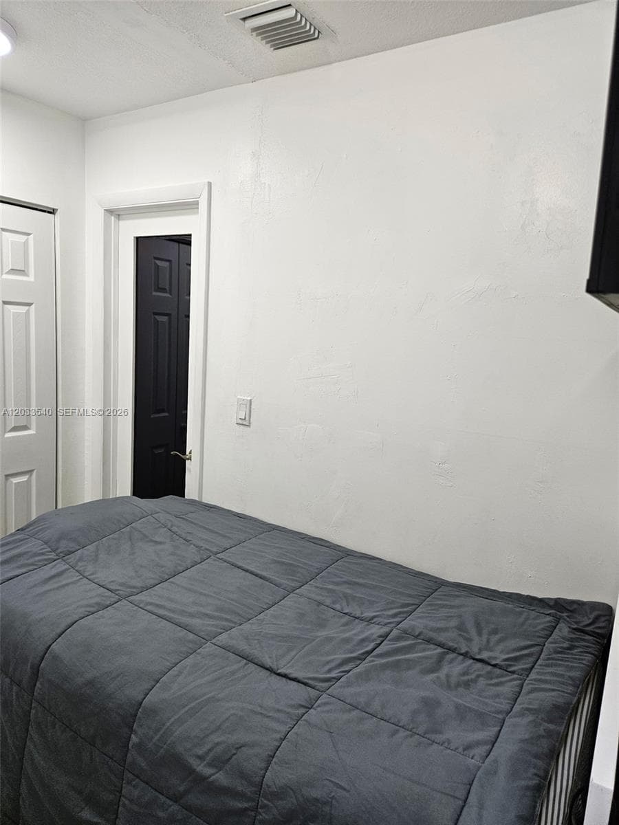 2348 W 56th St # 19, Hialeah FL 33016 — 9
